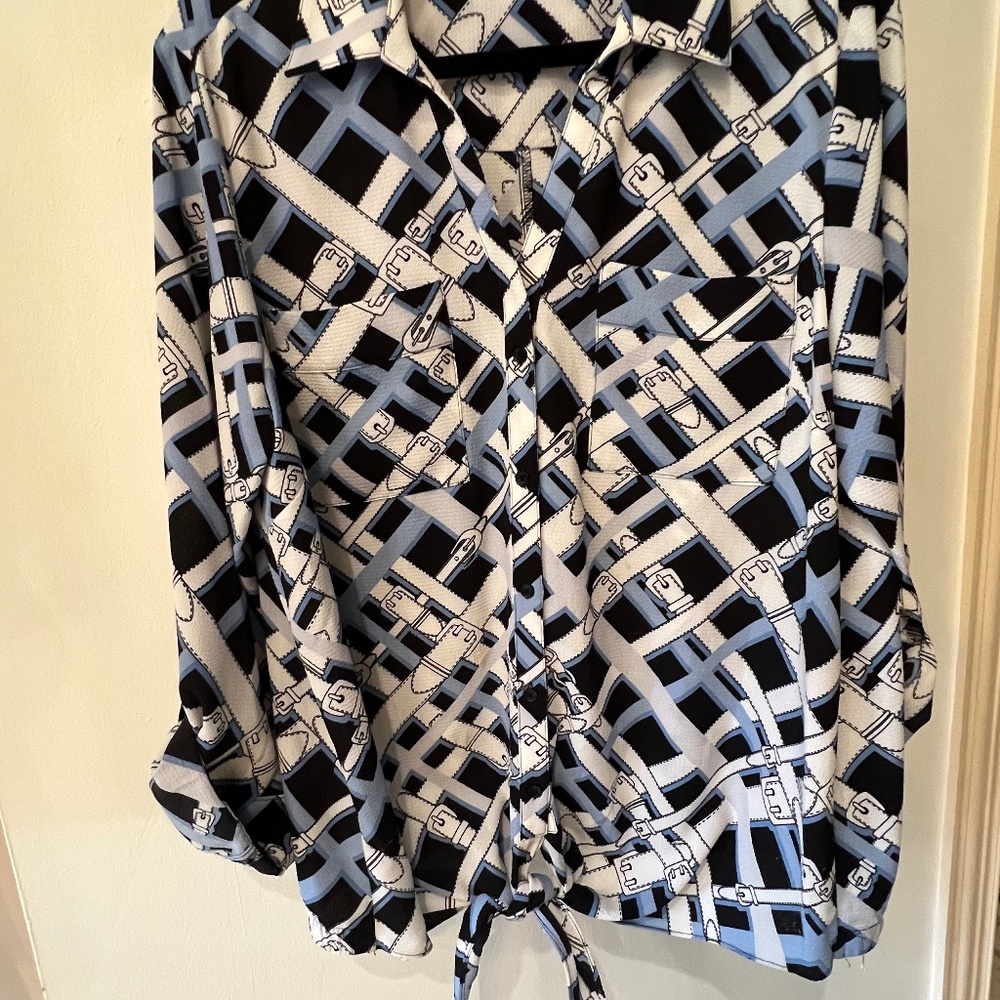 Jones New York Front tie blouse